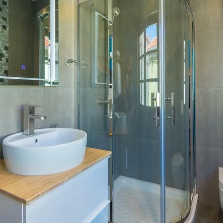 Mihael Apartment Nin